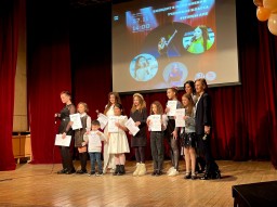 Концертная программа &laquo;Мелодия для мамы&raquo;