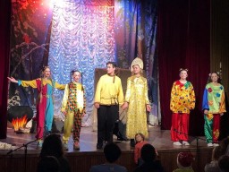 Новогодний спектакль &laquo;Две бабы Яги&raquo;